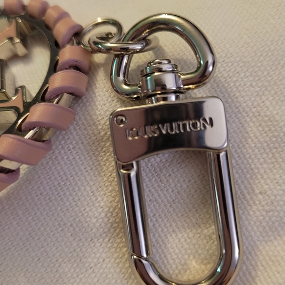 $325 EMT Louis Vuitton pink very bag charm. Classic LV logo - Picture 4 of 7